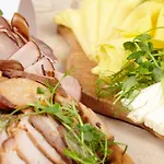 Cafe Fara Guest house 3*
