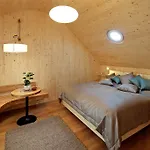 Guest house Cafe Fara 3*