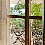 Guest house Cafe Fara
