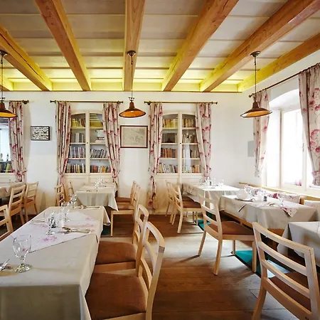 Cafe Fara Guest house